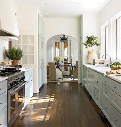 Carol-Glasser-Austin-Kitchen-Beautifully-Seaside