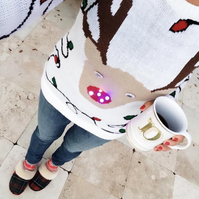 reindeer-Christmas-sweater