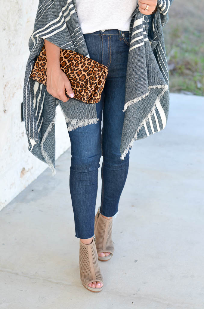 Desiree, Lifestyle Blogger of Beautifully Seaside, shares tips on styling the fall cape scarf