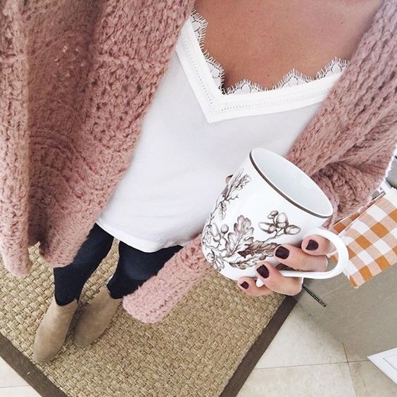 INSTAGRAM LATELY // 7 COZY FALL OUTFITS - Beautifully Seaside