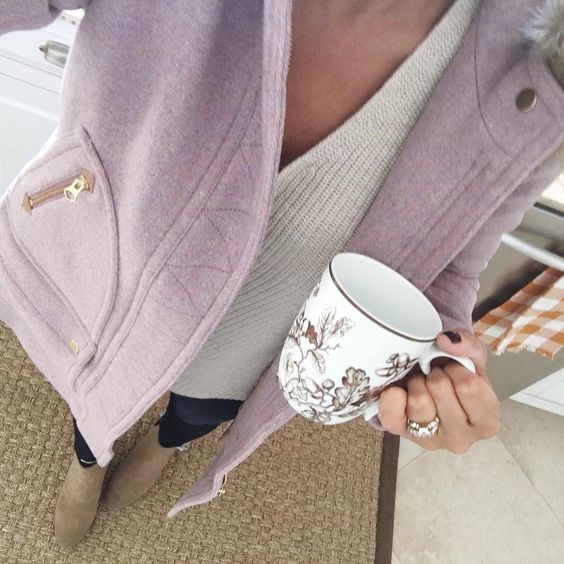 Lifestyle Blogger, Desiree of Beautifully Seaside, shares 7 cozy fall outfits she featured on Instagram lately- inlcuding chunky sweater and pretty coats. 