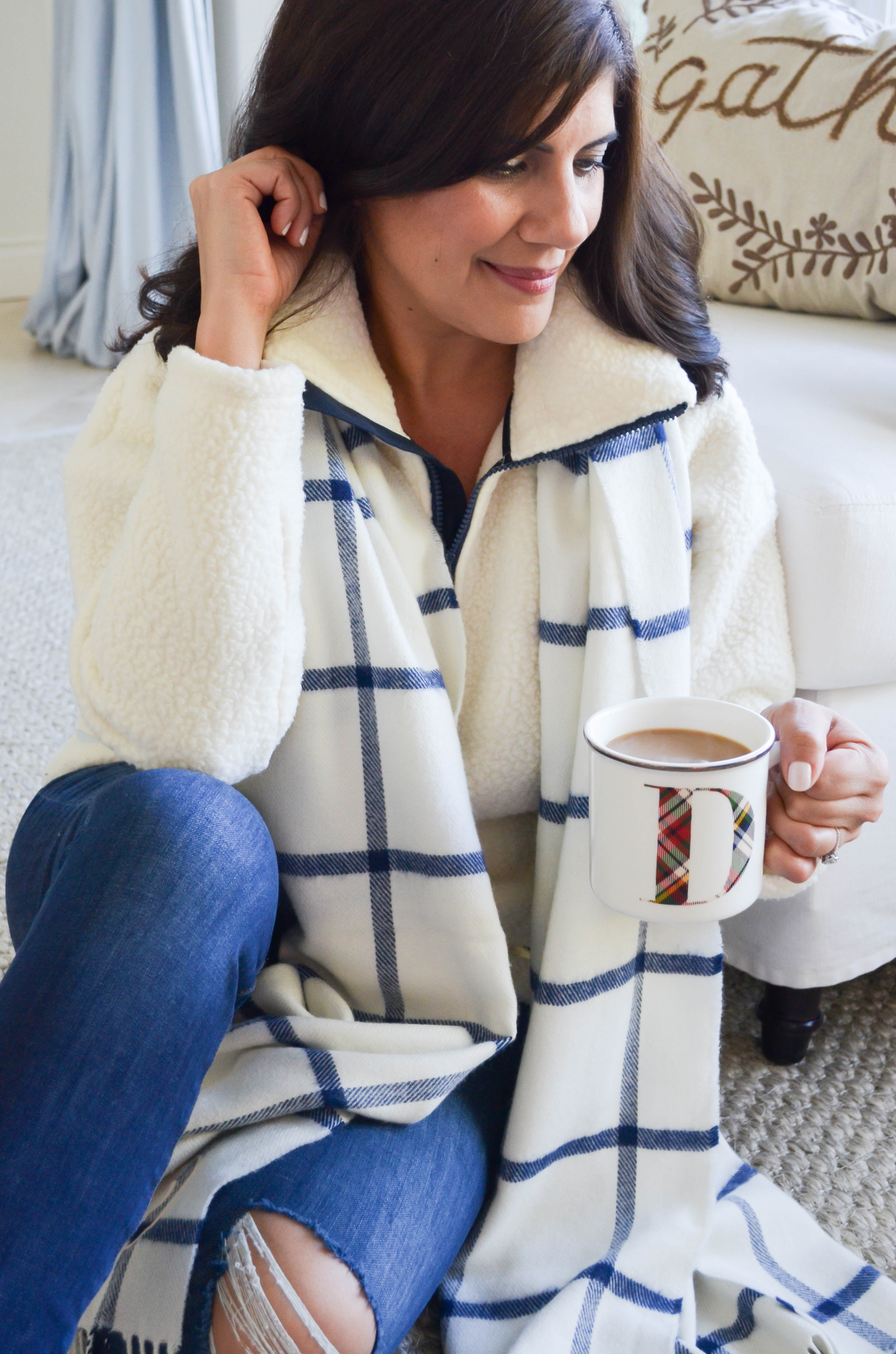 3 WAYS TO WEAR A BLANKET SCARF WITH COZY OUTFITS- Beautifully Seaside