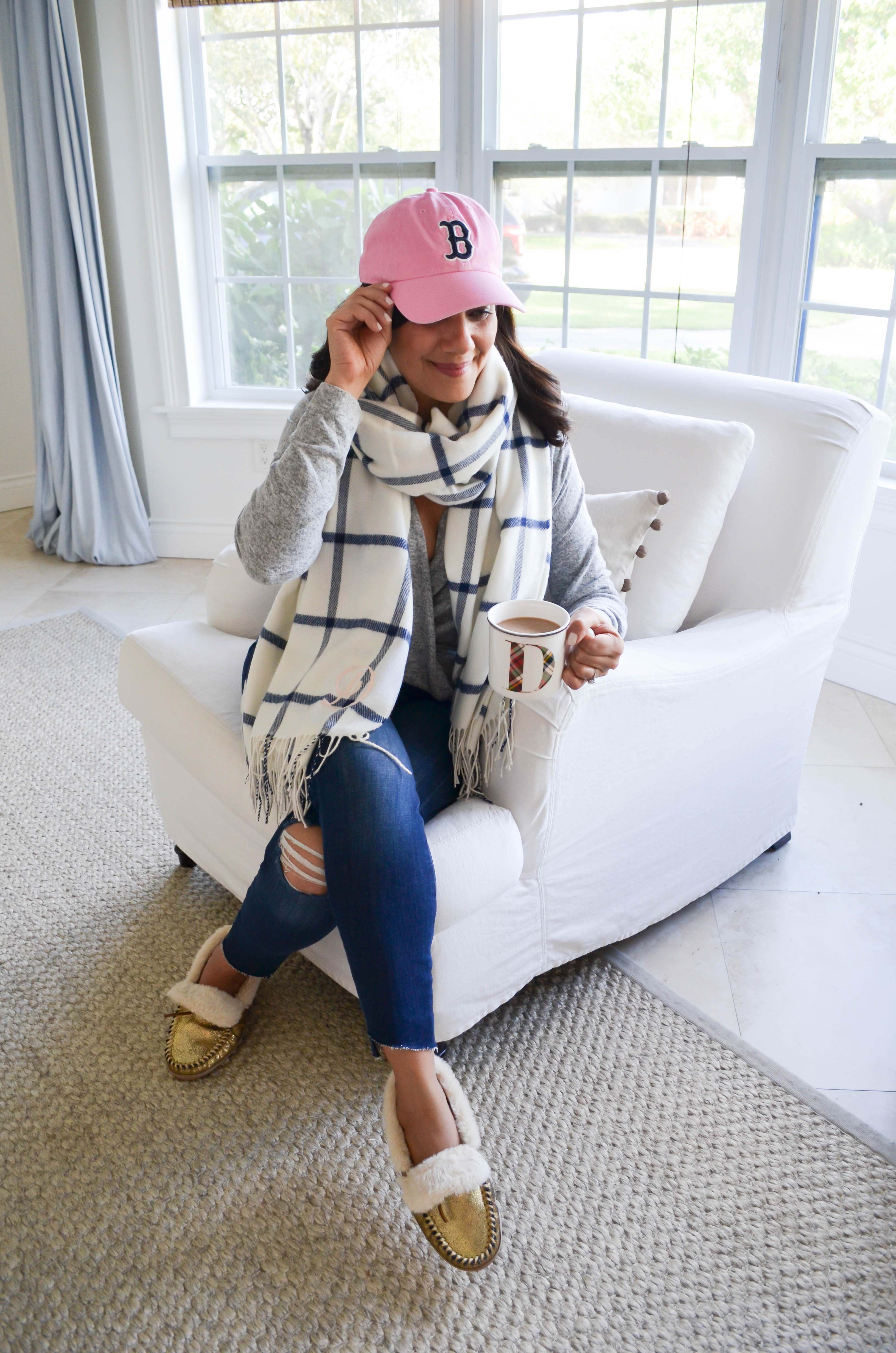 3 WAYS TO WEAR A BLANKET SCARF WITH COZY OUTFITS- Beautifully Seaside