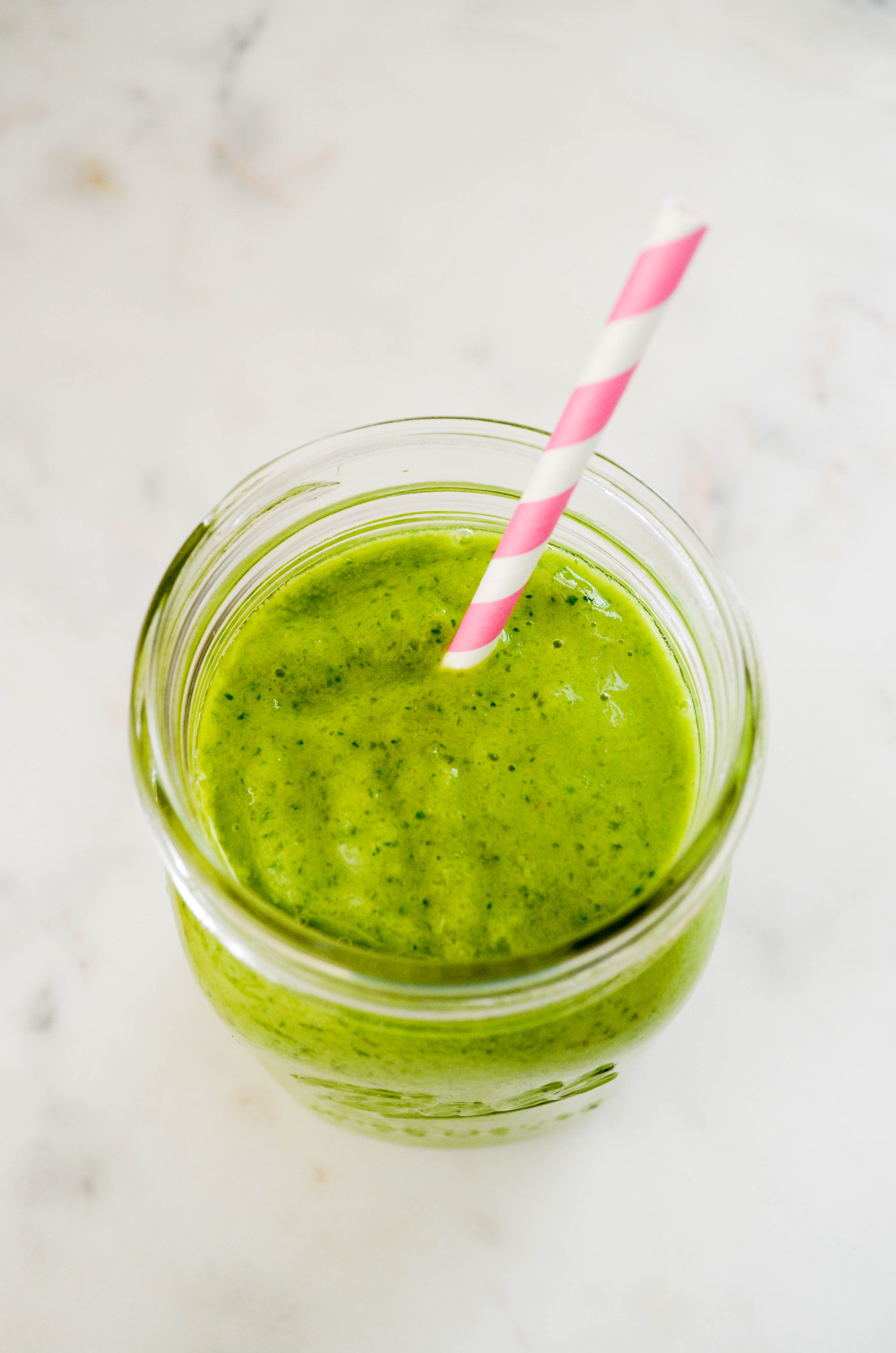 Refreshing Tropical Green Smoothie Recipe by Desiree Leone of Beautifully Seaside Blog