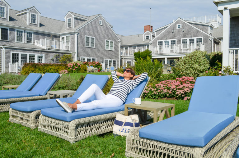 HOLIDAY COFFEE WITH DESI & THE BEST SALES