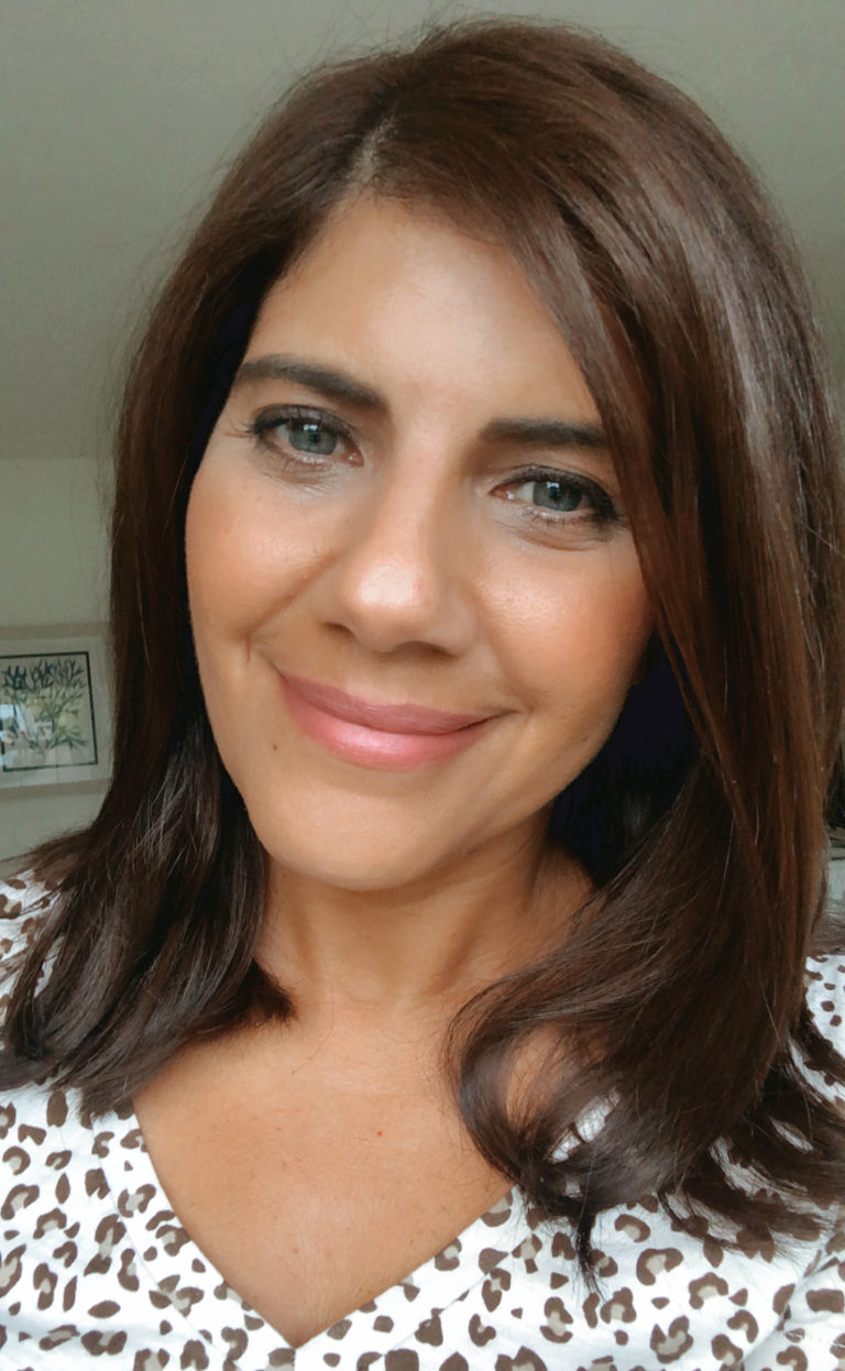 MY FAVORITE EVERYDAY MAKEUP- Desiree Leone of Beautifully Seaside