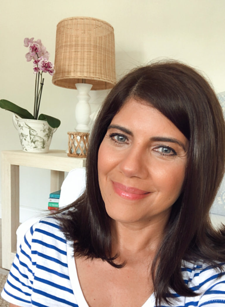 Desiree Leone of Beautifully Seaside, my full-coverage foundation makeup routine video for spring. Shop the best foundation to cover all discolorations.