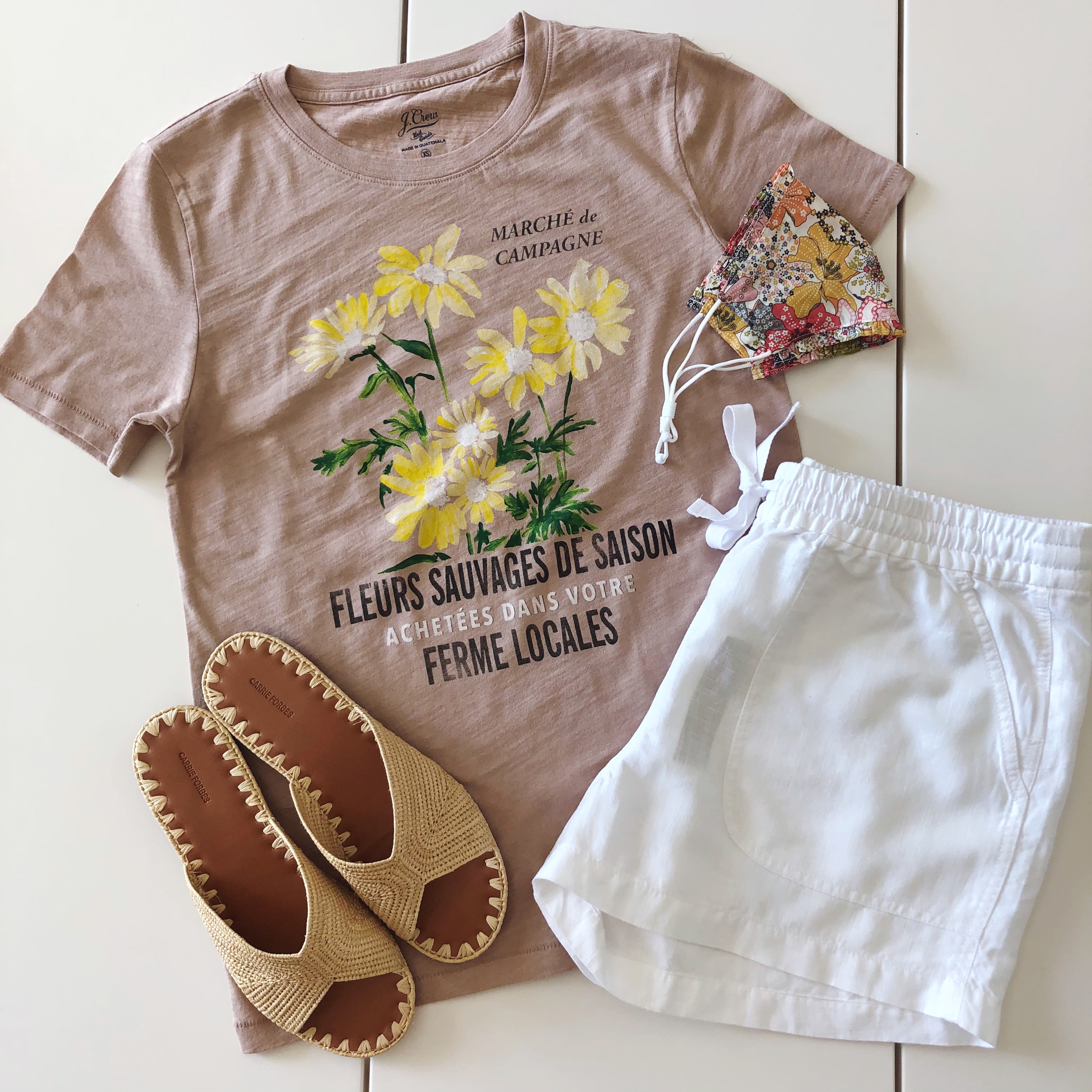 Desiree Leone of Beautifully Seaside features four casual J.Crew spring outfits that are on sale now! Shop graphic t-shirts and more!