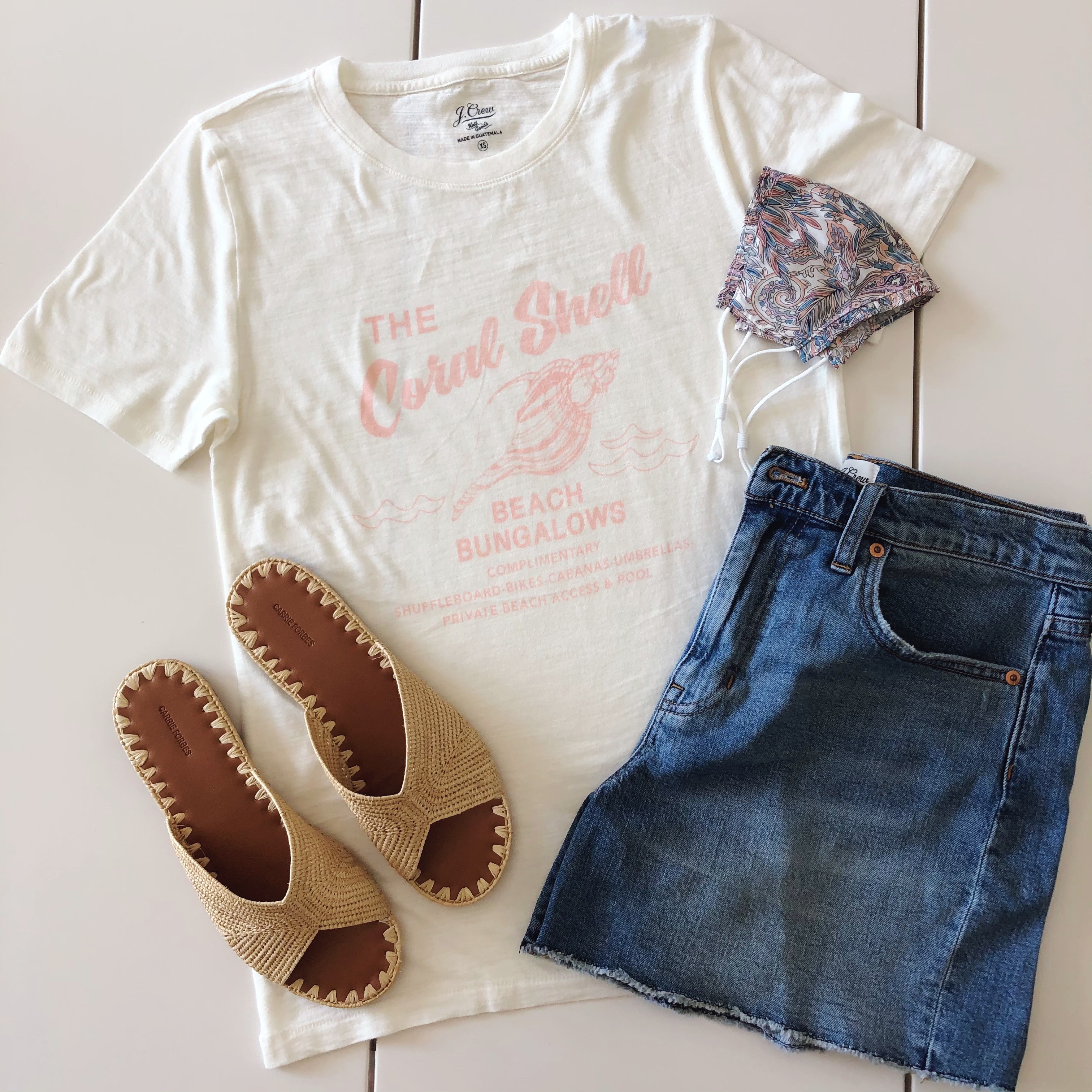 Desiree Leone of Beautifully Seaside features four casual J.Crew spring outfits that are on sale now! Shop graphic t-shirts and more!