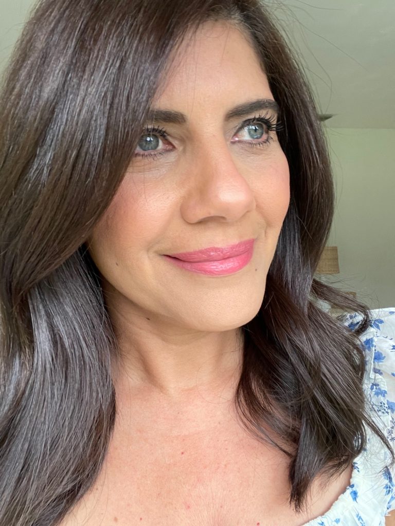 Desiree Leone shares TOP 5 EXCITING REASONS TO USE OLAPLEX SHAMPOO AND CONDITIONER to get your hair in the best shape.