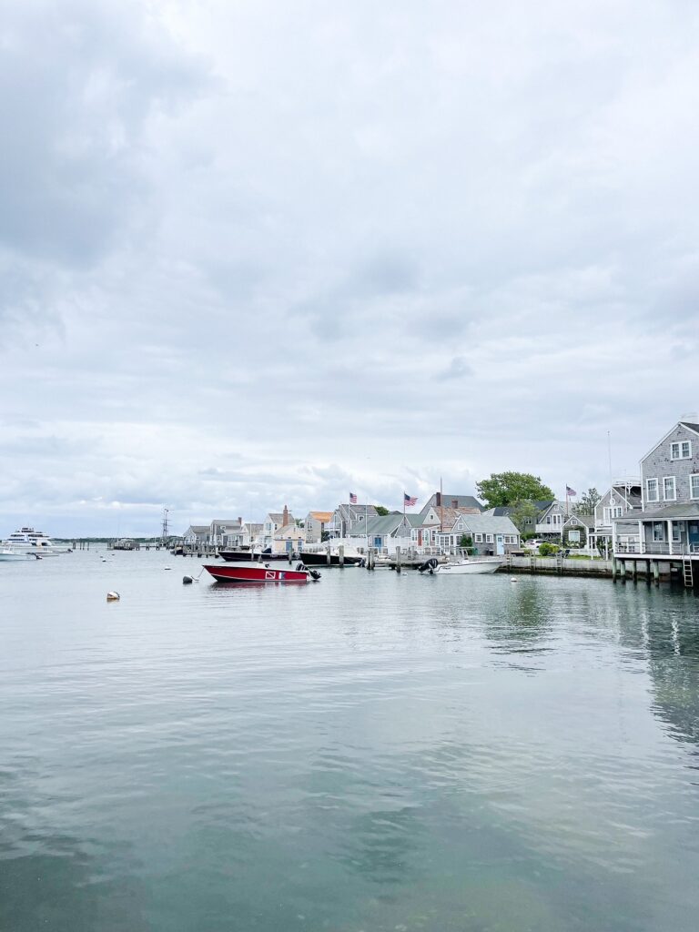 A NEW ENGLAND INSPIRED FALL CAPSULE WARDROBE