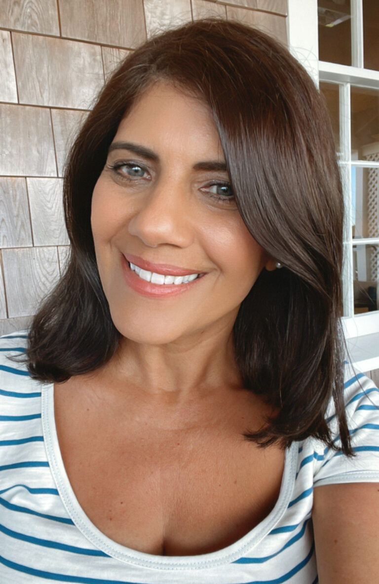 Here are the hair products I use every time I style my hair, including the step-by-step routine to get a smooth, shiny, bouncy hair. By Desiree Leone of Beautifully Seaside