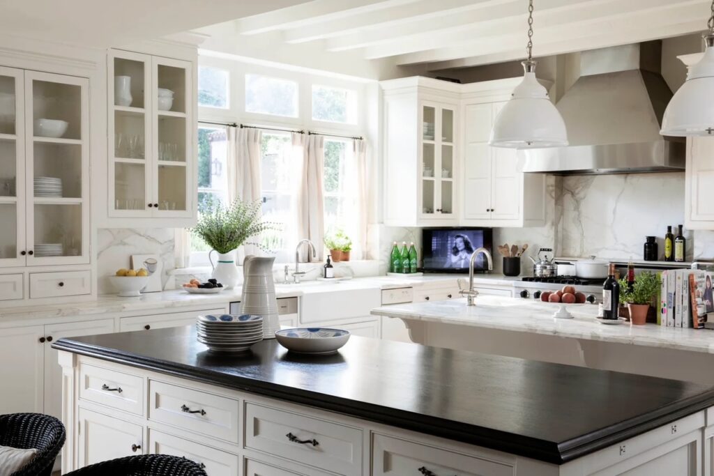 GET THE LOOK OF NANCY MEYERS S KITCHEN Beautifully Seaside   Nancy Meyerss White Kitchen Design 1024x683 