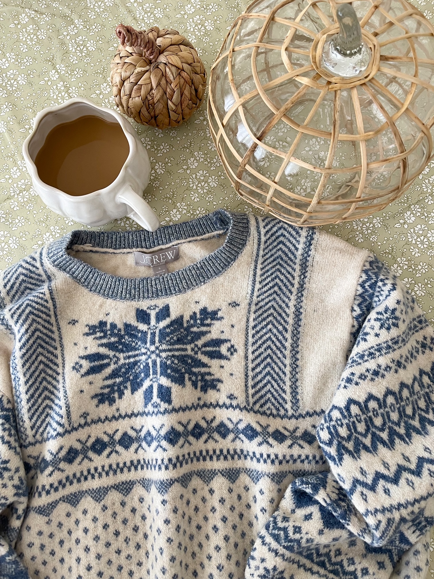 Desiree Leone of Beautifully Seaside features this week's 5 Things I'm Loving, including a beautiful J.Crew fair isle sweater.