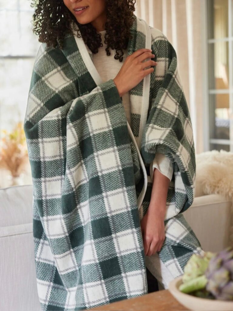 One fall essential that will make your autumn extra special. Cozy up this fall with ChappyWrap fall blankets! 