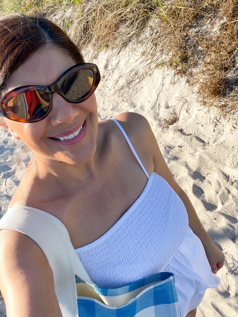 Desiree Leone of Beautifully Seaside shares coastal beauty favorites for a sun-kissed—no makeup look to enjoy this summer.