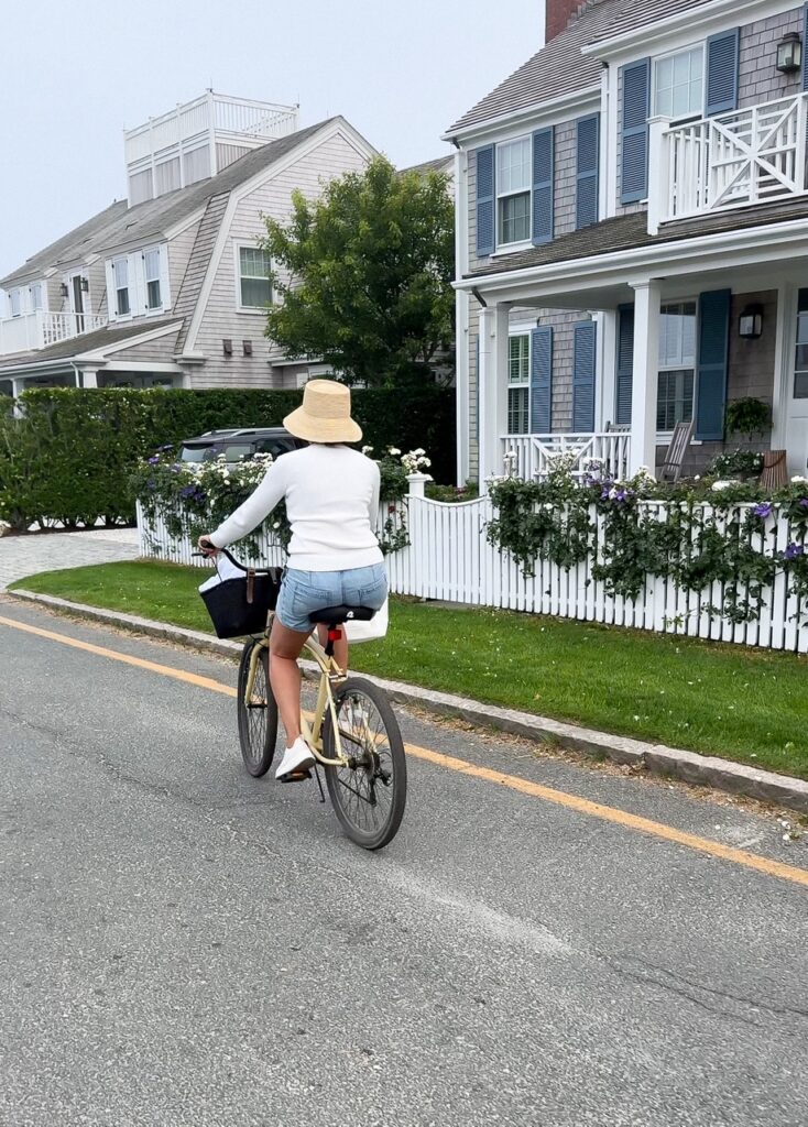 The Friday Coastal Edit: Late Summer Picks for That Endless Vacation Feel filled with Nantucket inspired finds for the season.