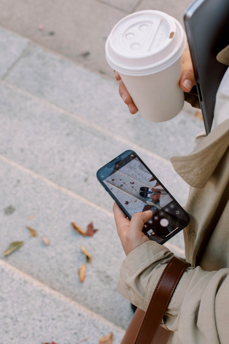 How to Create a Minimal Capsule Wardrobe